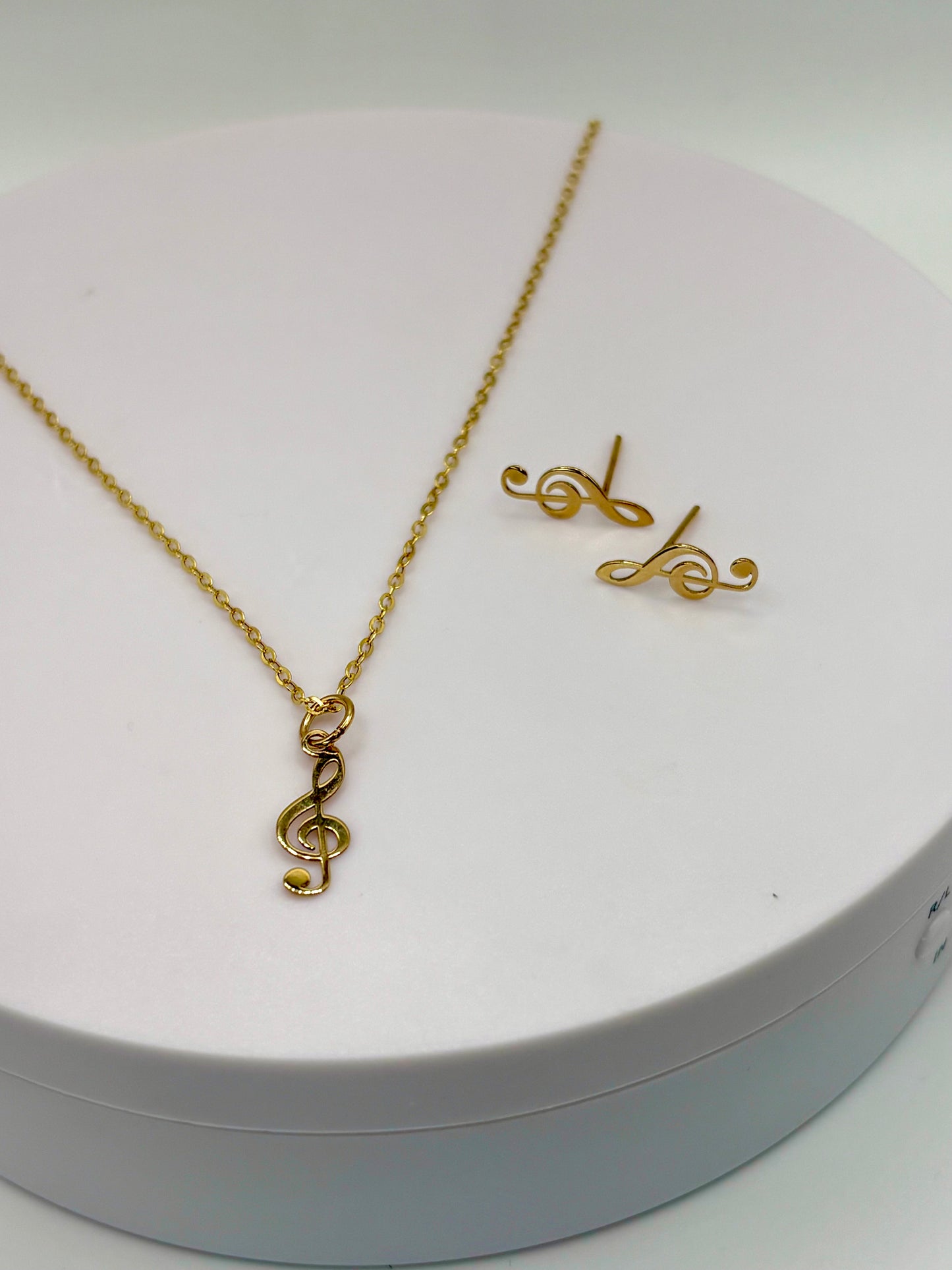 18K solid gold Music note pendant and earings