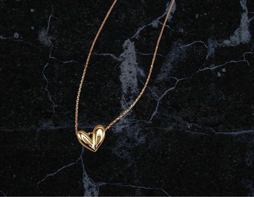 18K solid gold heart pendant